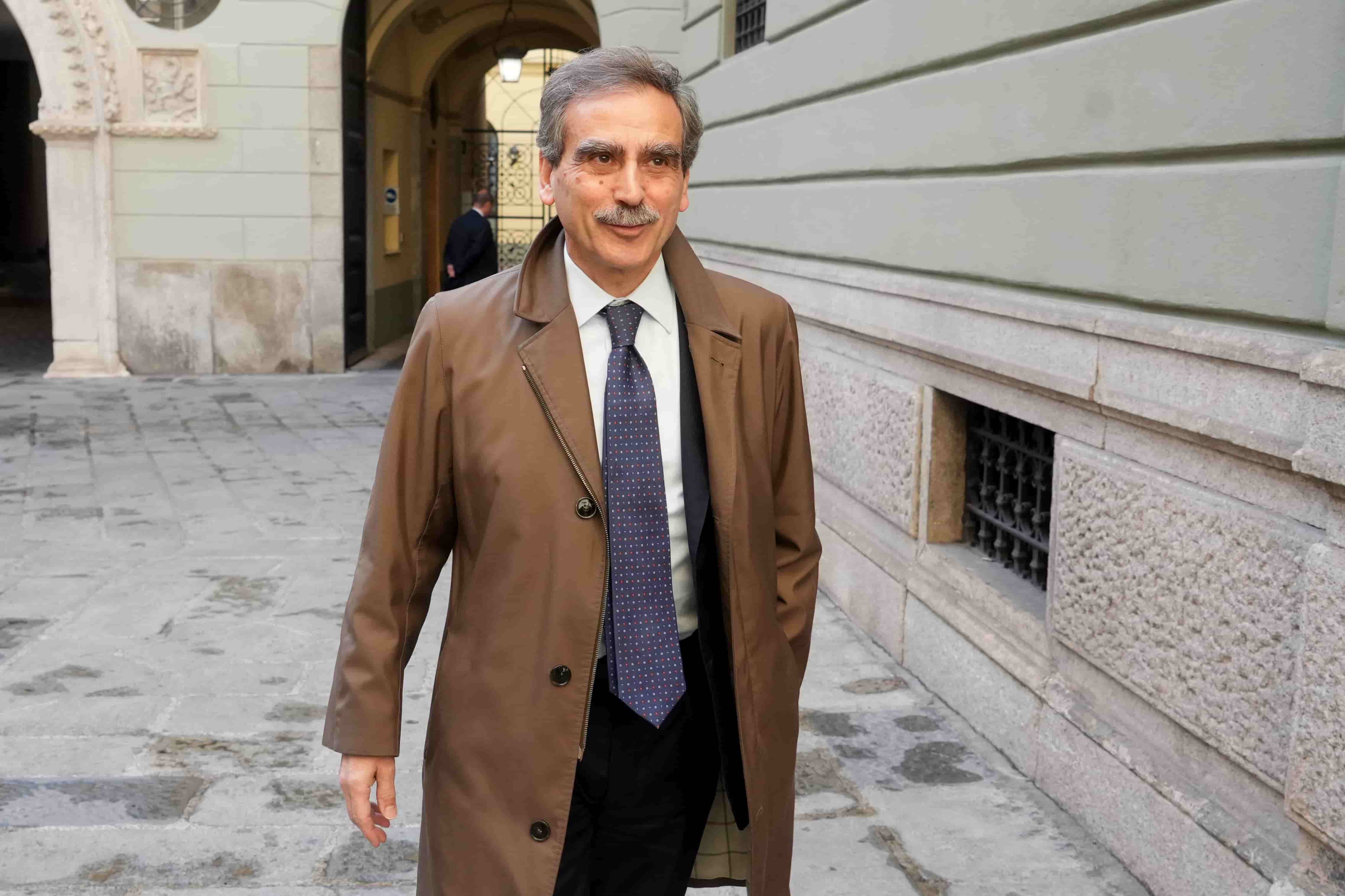 Risiko banche, lo scudo Delfin su Siena: il Patto dei Grandi blinda Lovaglio e gela UniCredit