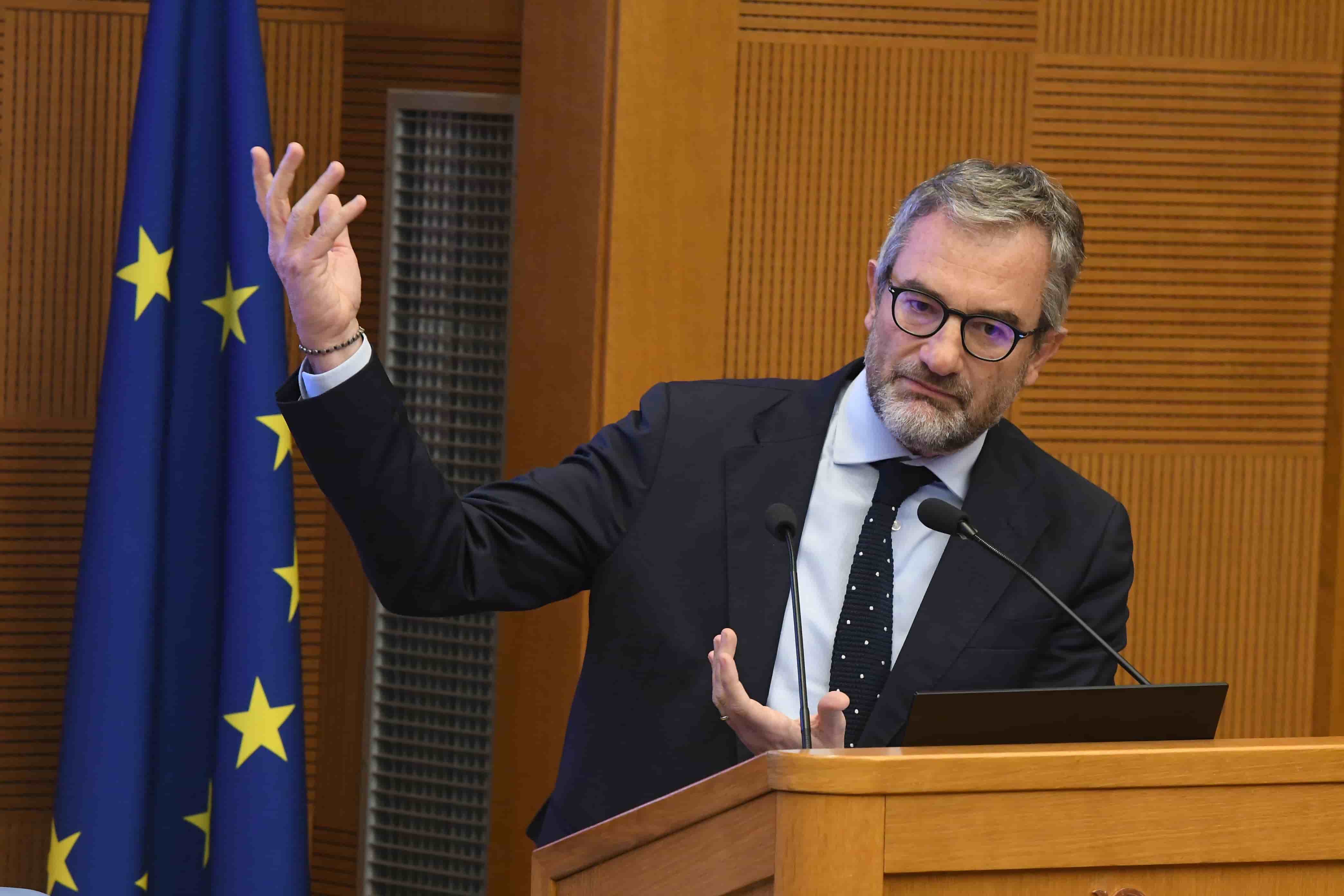 Svimez boccia il vincolo dei Lep all'articolo 116. Rischio incostituzionalità