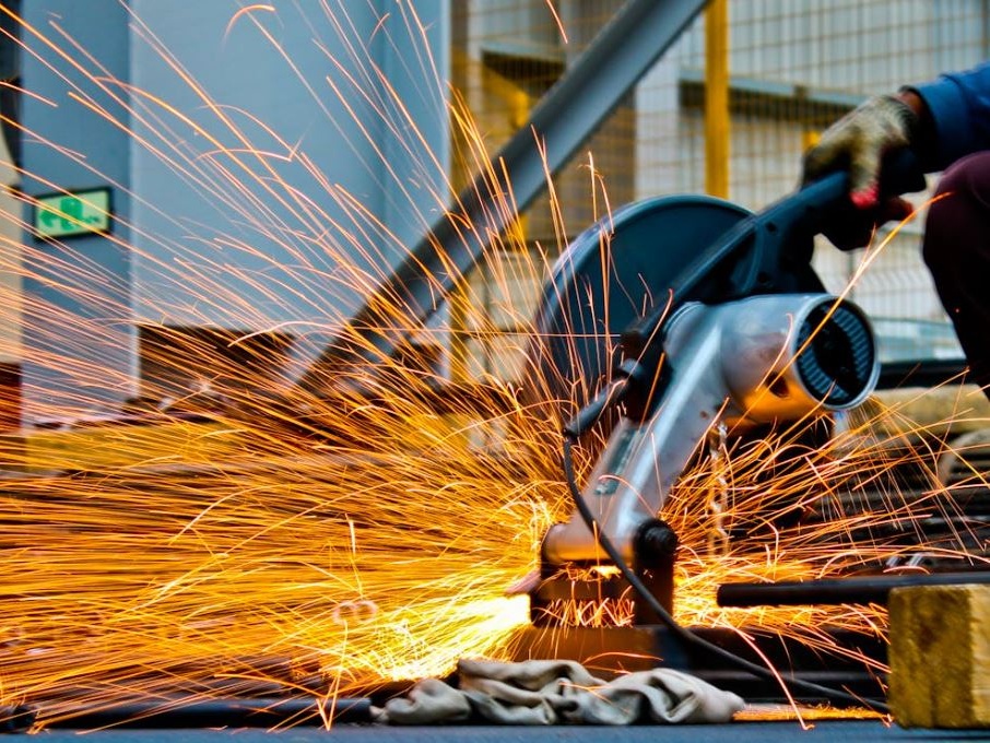 L'attività manifatturiera nell'eurozona peggiora, ad eccezione dell'Italia