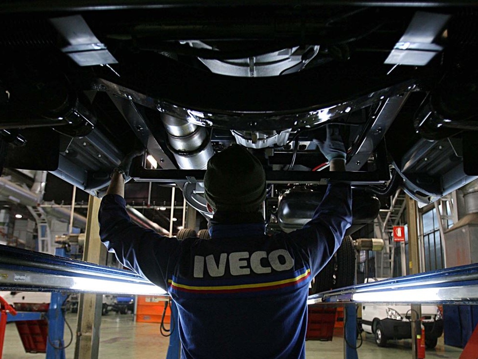 Iveco Group: dividendo annuale di 0,33 euro per azione ordinaria e spin-off della divisione Defence all’orizzonte