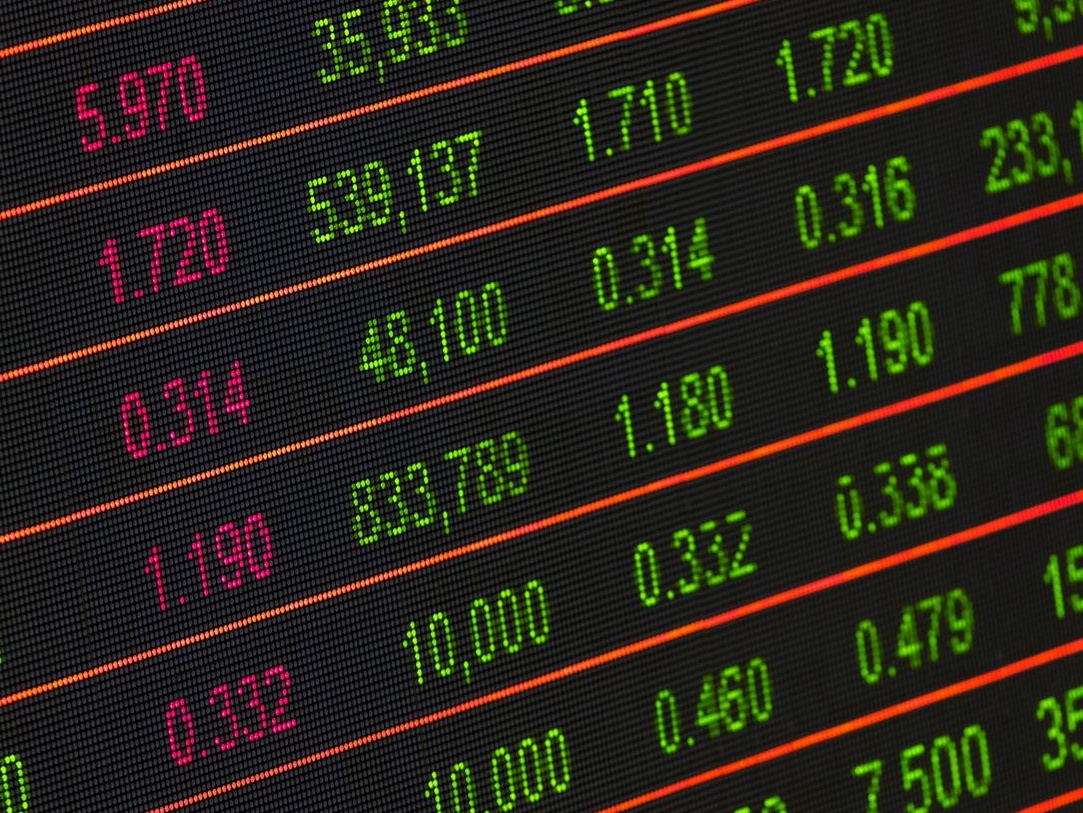 Borse: dopo la fiammata iniziale, i mercati europei riducono i guadagni; male Madrid e Milano