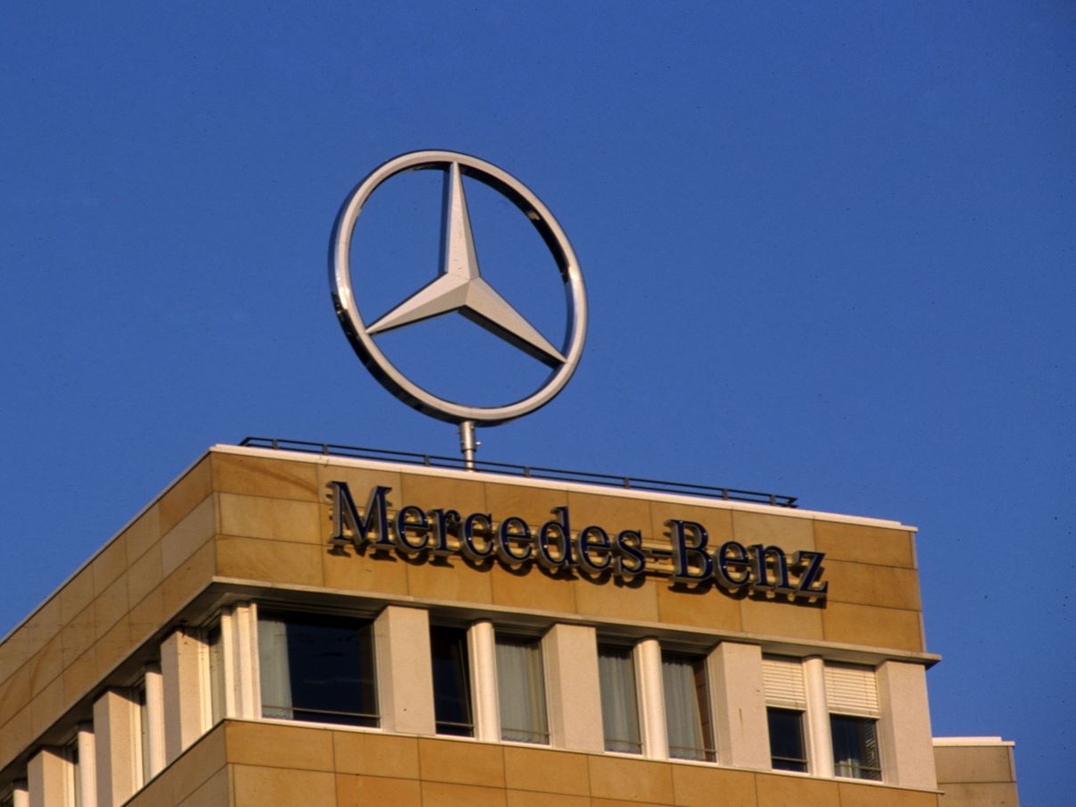 Mercedes-Benz, trimestre in linea con le attese, focus su elettrico e lancio nuovi modelli