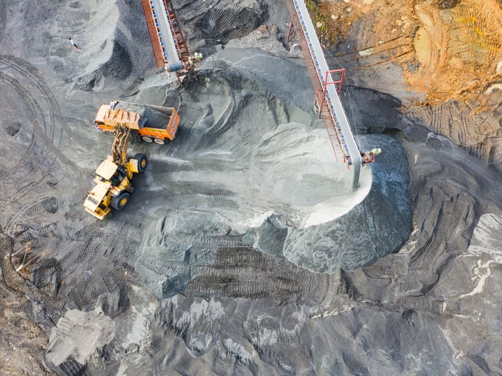 Litio: volano le azioni dopo che Catl annuncia la sospensione della produzione di una miniera in Cina