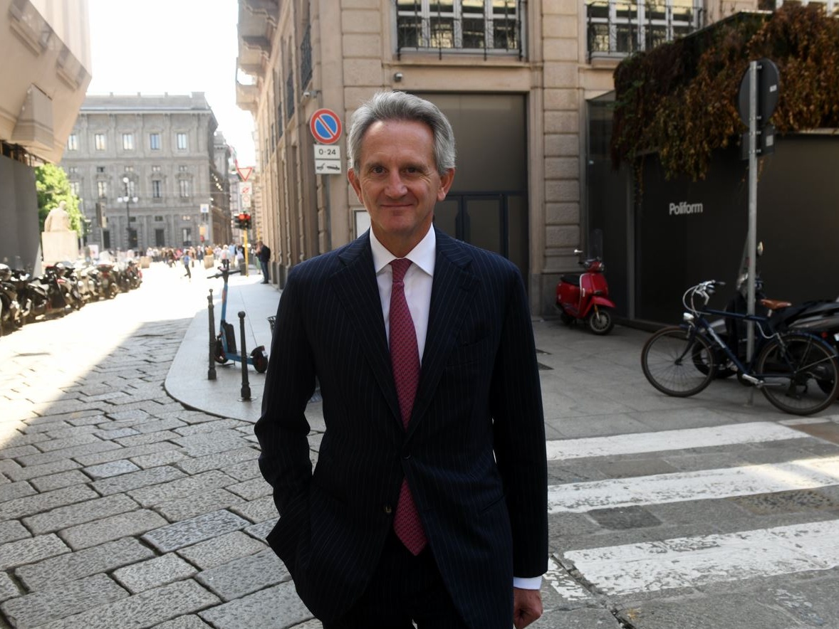 Mediobanca tenta l'arrocco su Mps e lancia un'Ops su Banca Generali