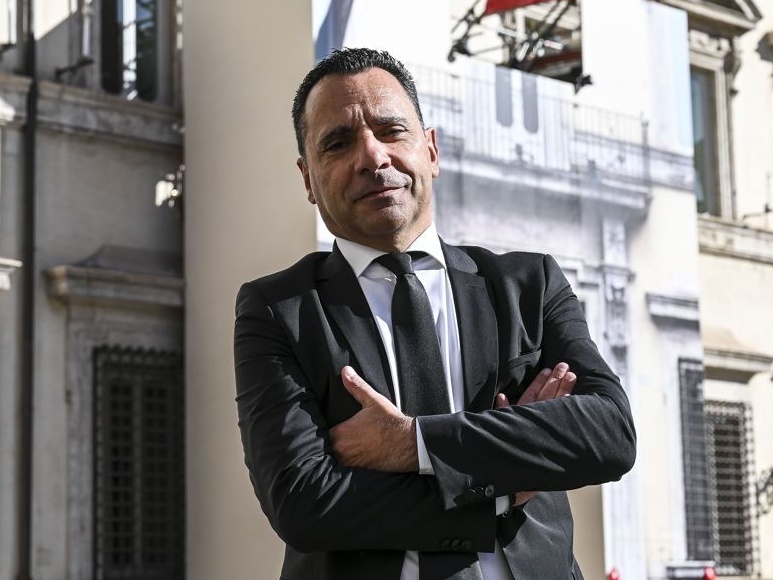 Consumi in stallo: famiglie italiane frenano la spesa, l’allarme di Confesercenti