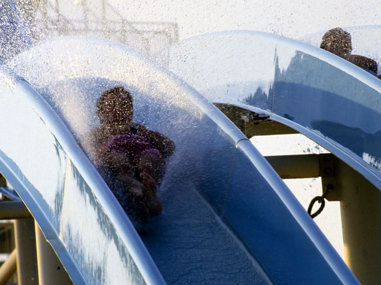 Parchi acquatici 2025: prezzi su (+4%), cibo alle stelle