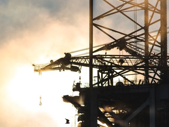 Dazi: Trump minaccia tariffe del 25% per chi acquista petrolio e gas dal Venezuela