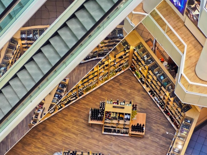 Retail Italia: 69% dei consumatori cercano valori nei brand, ma fedeltà in calo