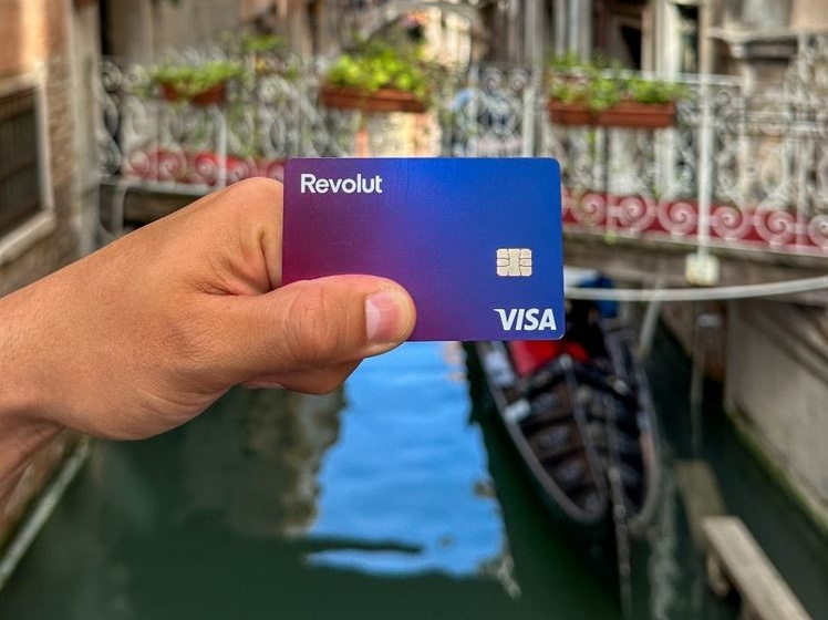 Revolut supera i 4 milioni di clienti in Italia e punta alla top 3 delle banche entro il 2026