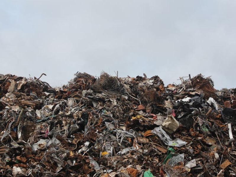 Trattamento rifiuti: Waste Management acquisirà Stericycle per 7,2 miliardi