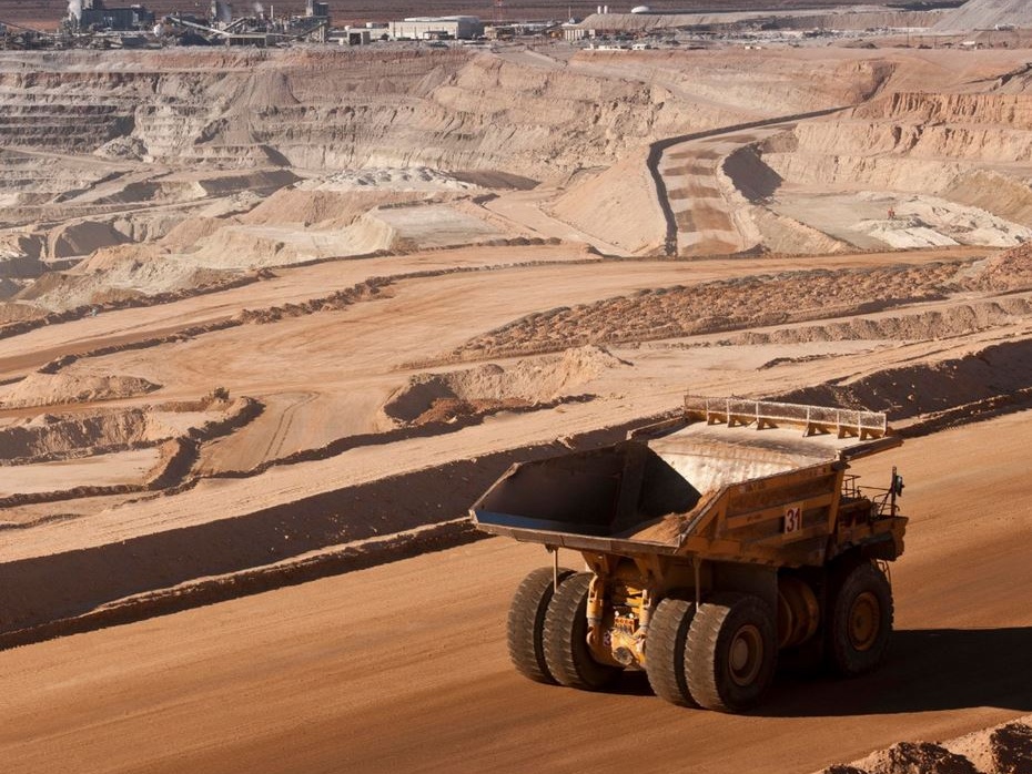 Miniere: colloqui tra Rio Tinto e Glencore per una fusione da 158 miliardi di dollari