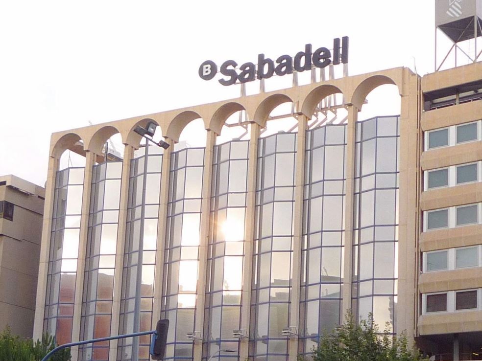 Banche: utile netto record per Sabadell