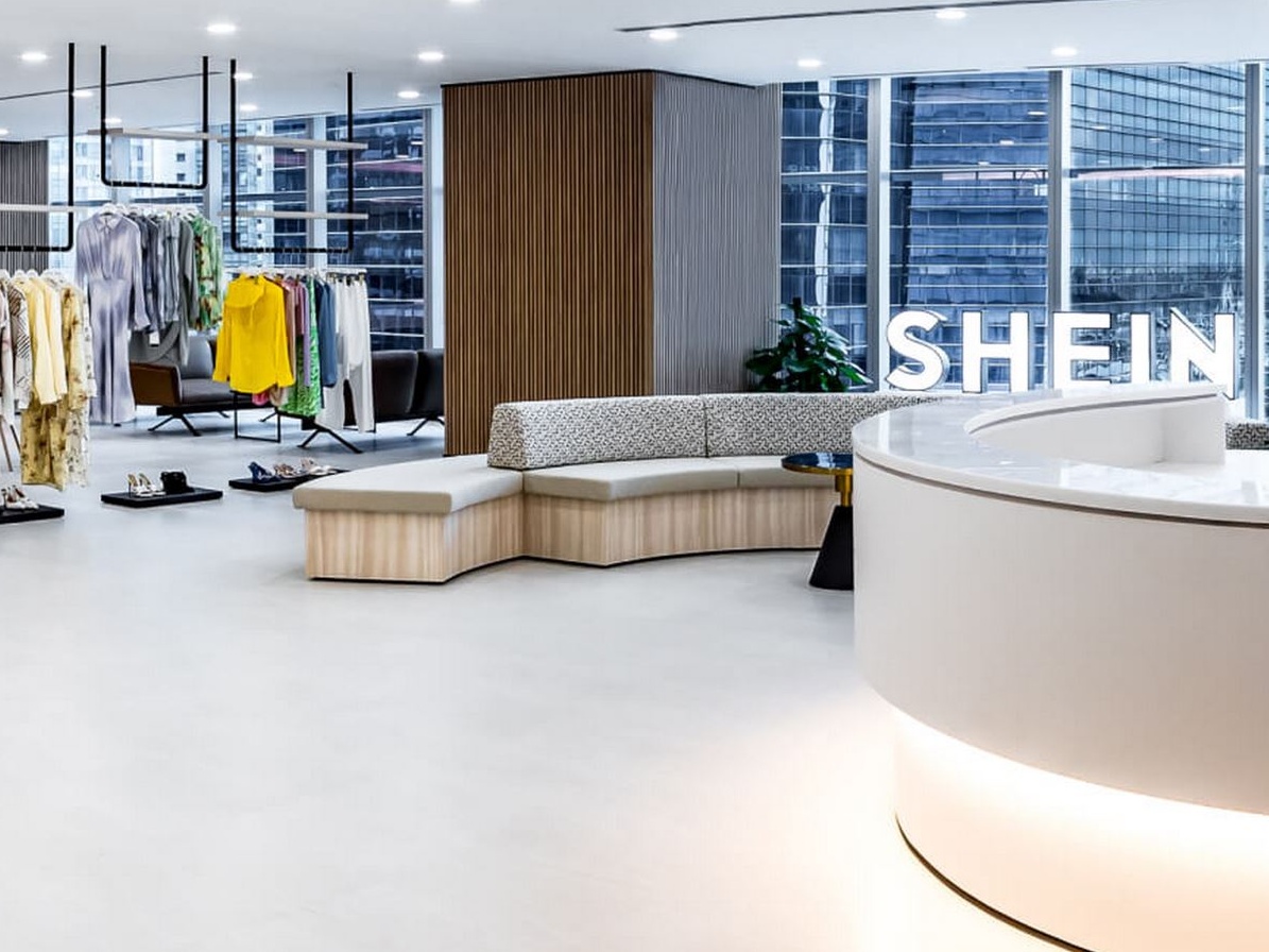 Shein sotto accusa in UE: reclamo formale delle associazioni consumatori per “pratiche oscure” e “umiliazione” clienti