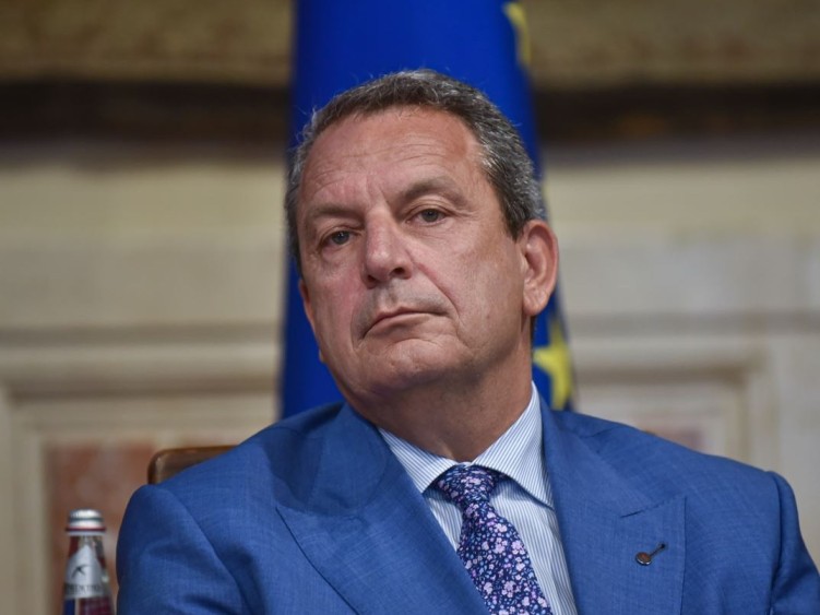 Snam punta sulla sicurezza energetica, acquisito il 48,2% di OLT per rafforzare la leadership nel GNL