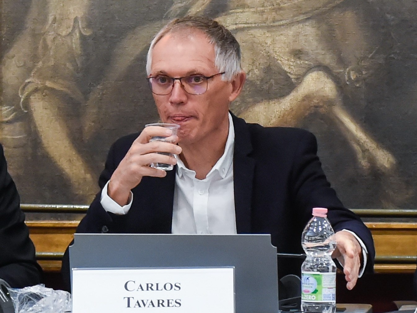 Stellantis, la strana ricetta di Tavares: senza incentivi, possibili licenziamenti