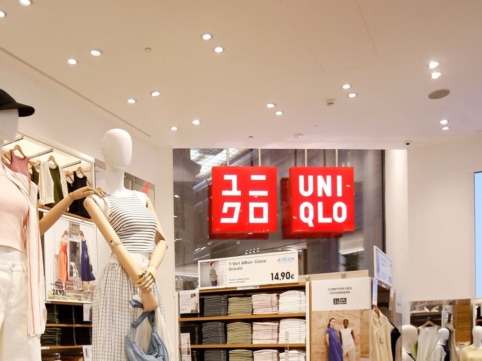 Uniqlo: crollano i profitti, risentendo del rallentamento nel mercato cinese