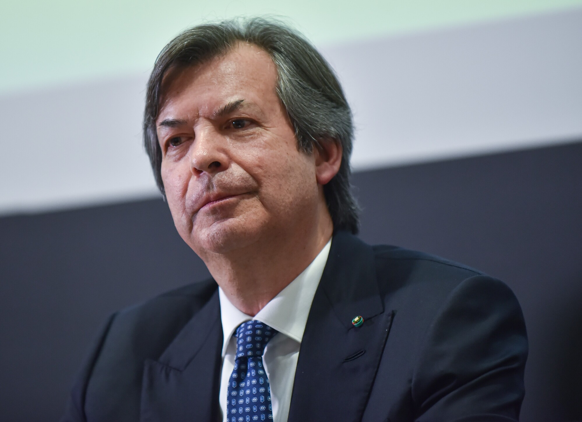 Fitch promuove Intesa Sanpaolo, il rating sale a “A-” e supera quello dell’Italia