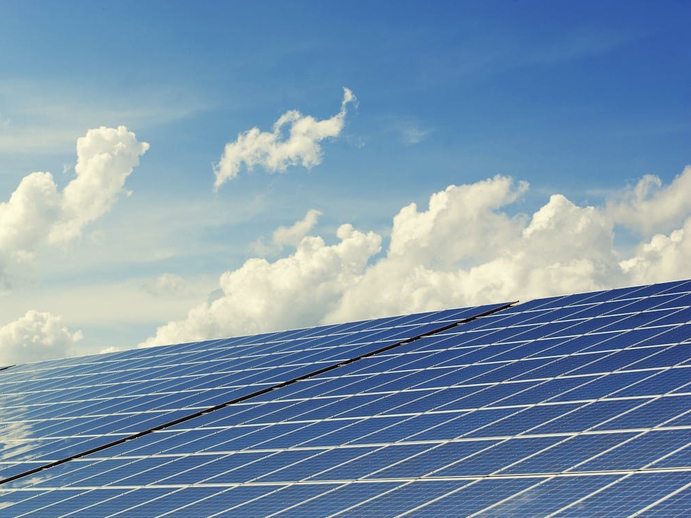 Ue: l'energia solare sorpassa il carbone nella produzione di elettricità