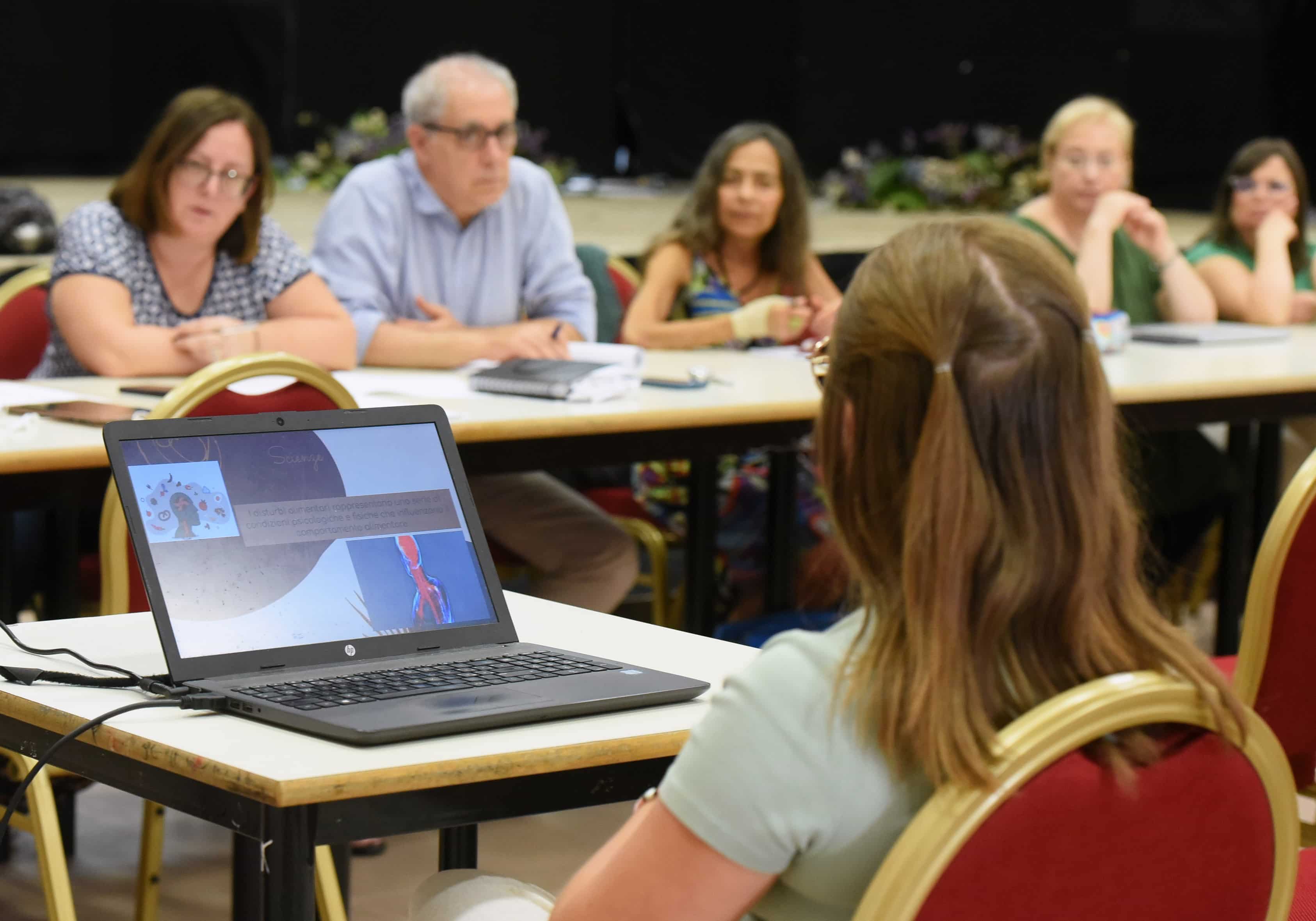 Giornata Mondiale degli Insegnanti, in Italia tra i meno paganti in Europa