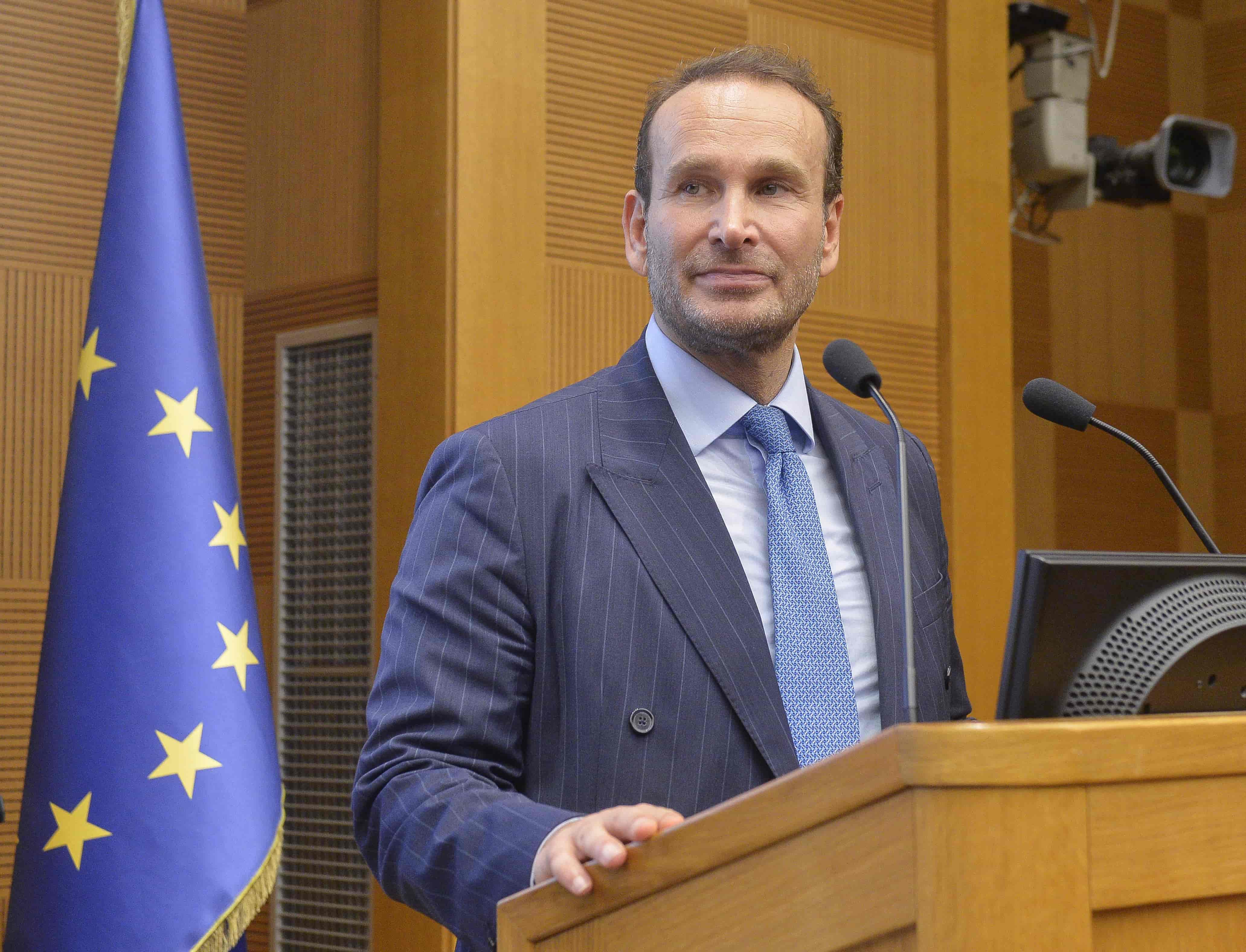 De Luca: “Formare le élite per governare l’incertezza: sicurezza nazionale, ecosistemi ibridi e start-up nel nuovo quadro euroatlantico”