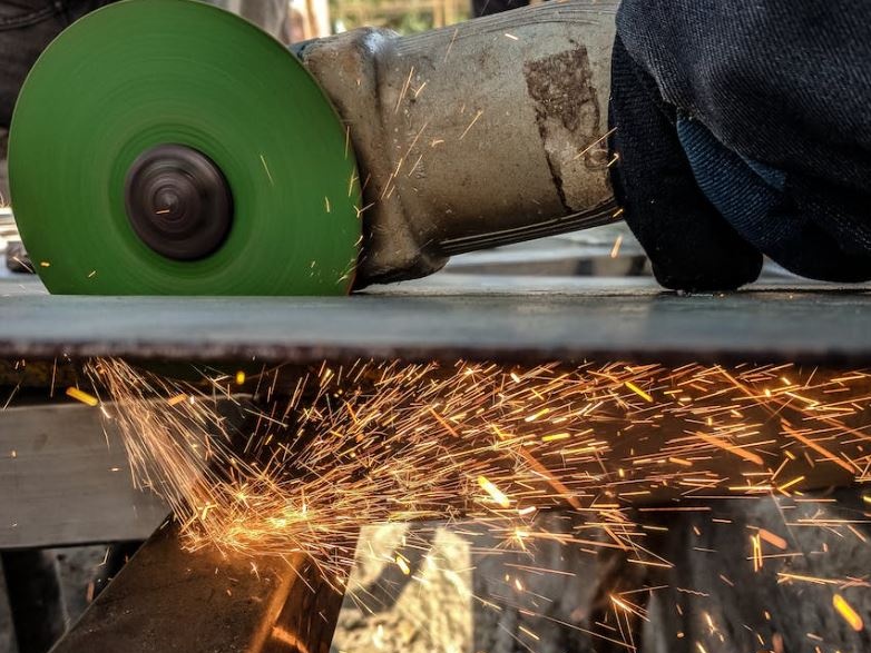 Usa: volano le azioni di acciaio e alluminio dopo i 'super-dazi' annunciati da Trump