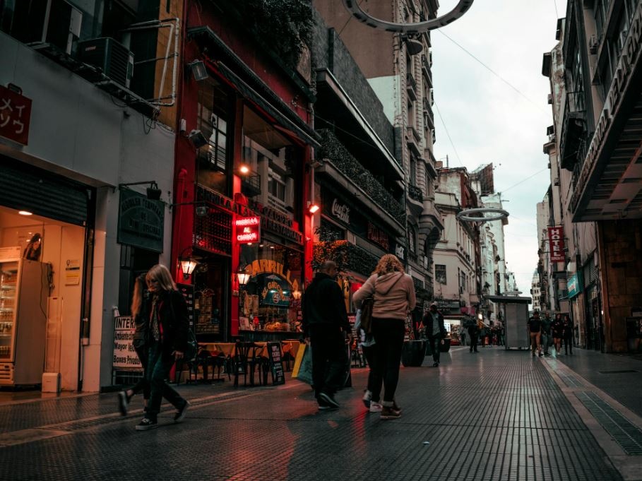 Argentina: la banca centrale impedisce ai portafogli digitali di vendere dollari