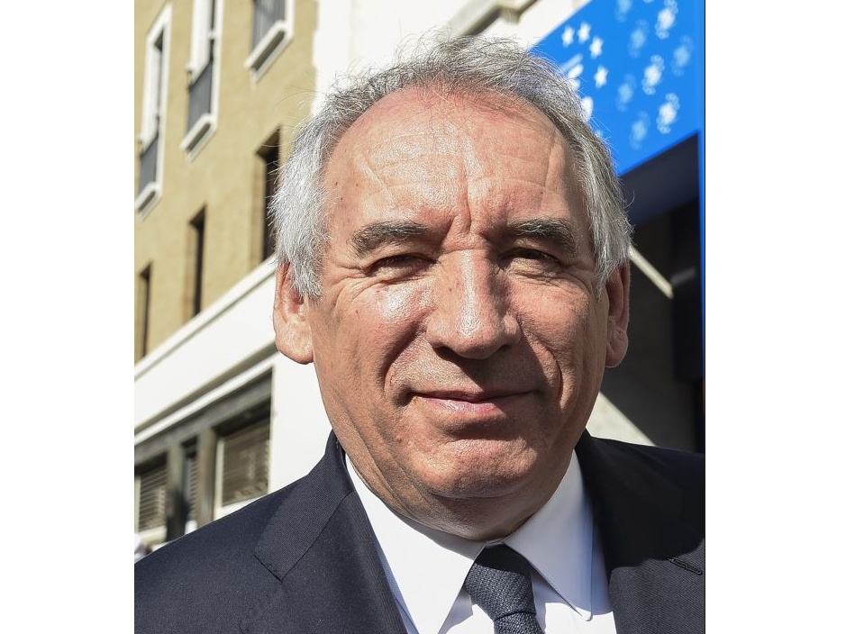 Francia: Macron si affida a Bayrou, è lui il nuovo primo ministro