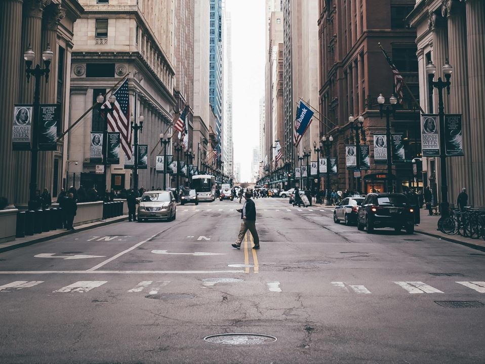 Migranti: le forze di polizia all'assalto delle città-santuario, centinaia di arresti in tutti gli Stati Uniti