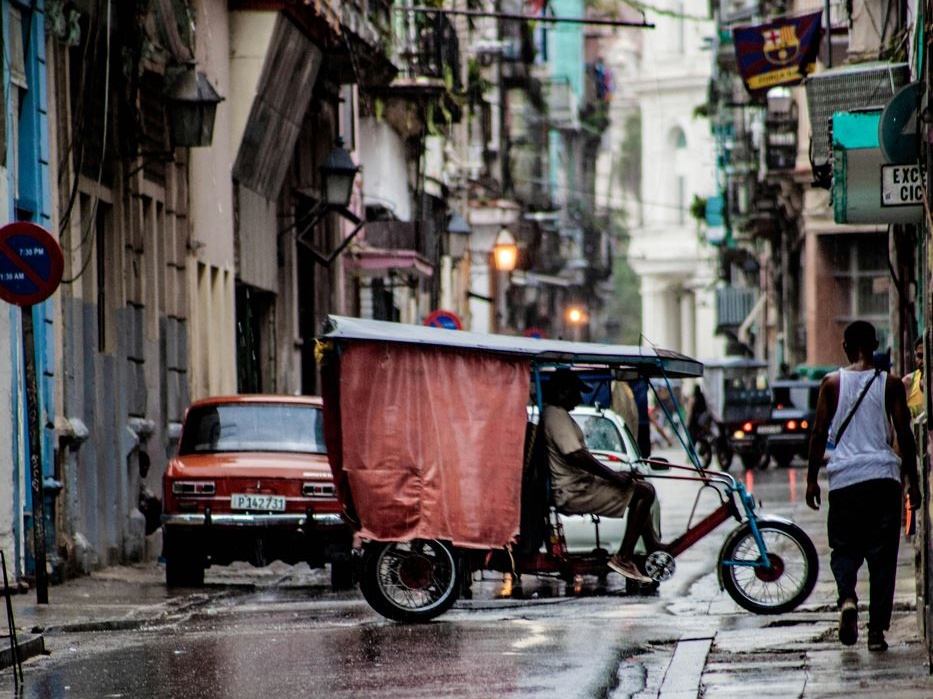 Cuba, aumentano i prezzi di accesso a Internet: esplode la protesta degli studenti universitari