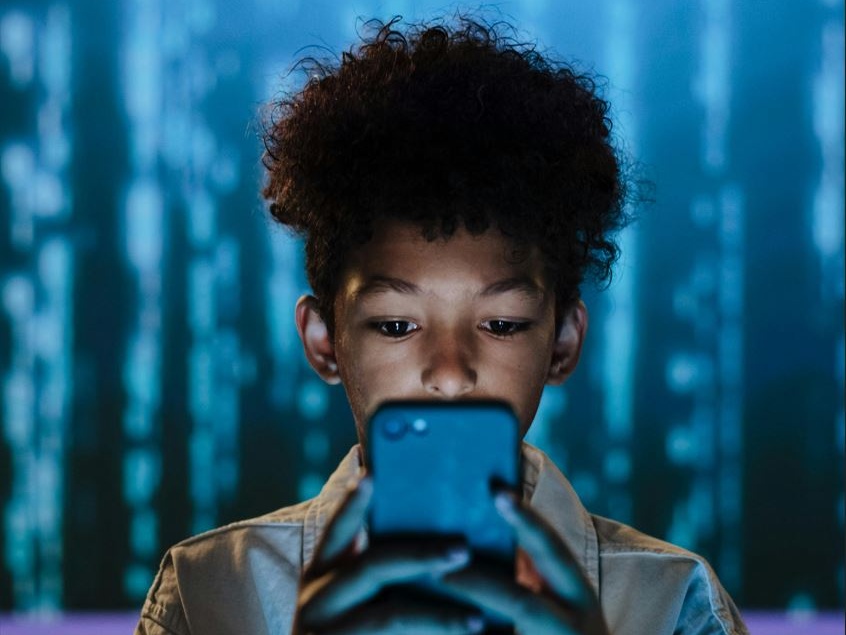 Usa: è allarme deepfake, possono causare danni duraturi nei giovanissimi