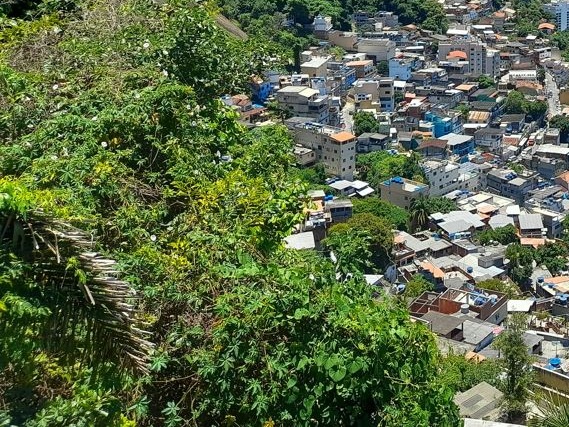 Decine di morti per un'operazione anti-gang nelle favelas di Rio