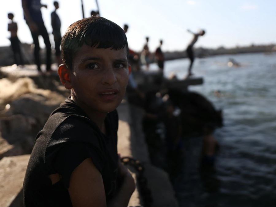 Medio Oriente: due anni di guerra a Gaza lasciano 54.000 bambini a rischio malnutrizione