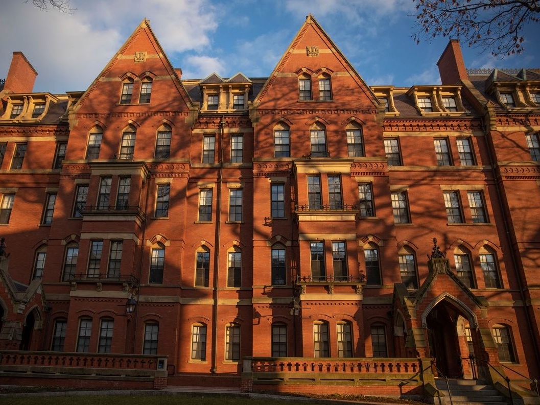 Harvard: due rapporti dicono che nell'ateneo c'è un clima antisemita e antislamico