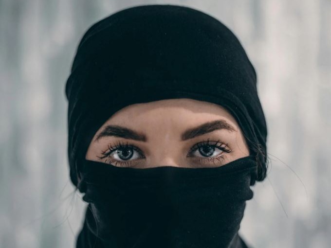 Iran, donne partecipano a maratona non indossando l'hijab: arrestati gli organizzatori