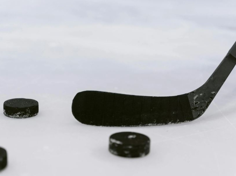 Hockey: tre risse nei primi 9 secondi di Usa-Canada, fischi a''Star-spangled Banner''