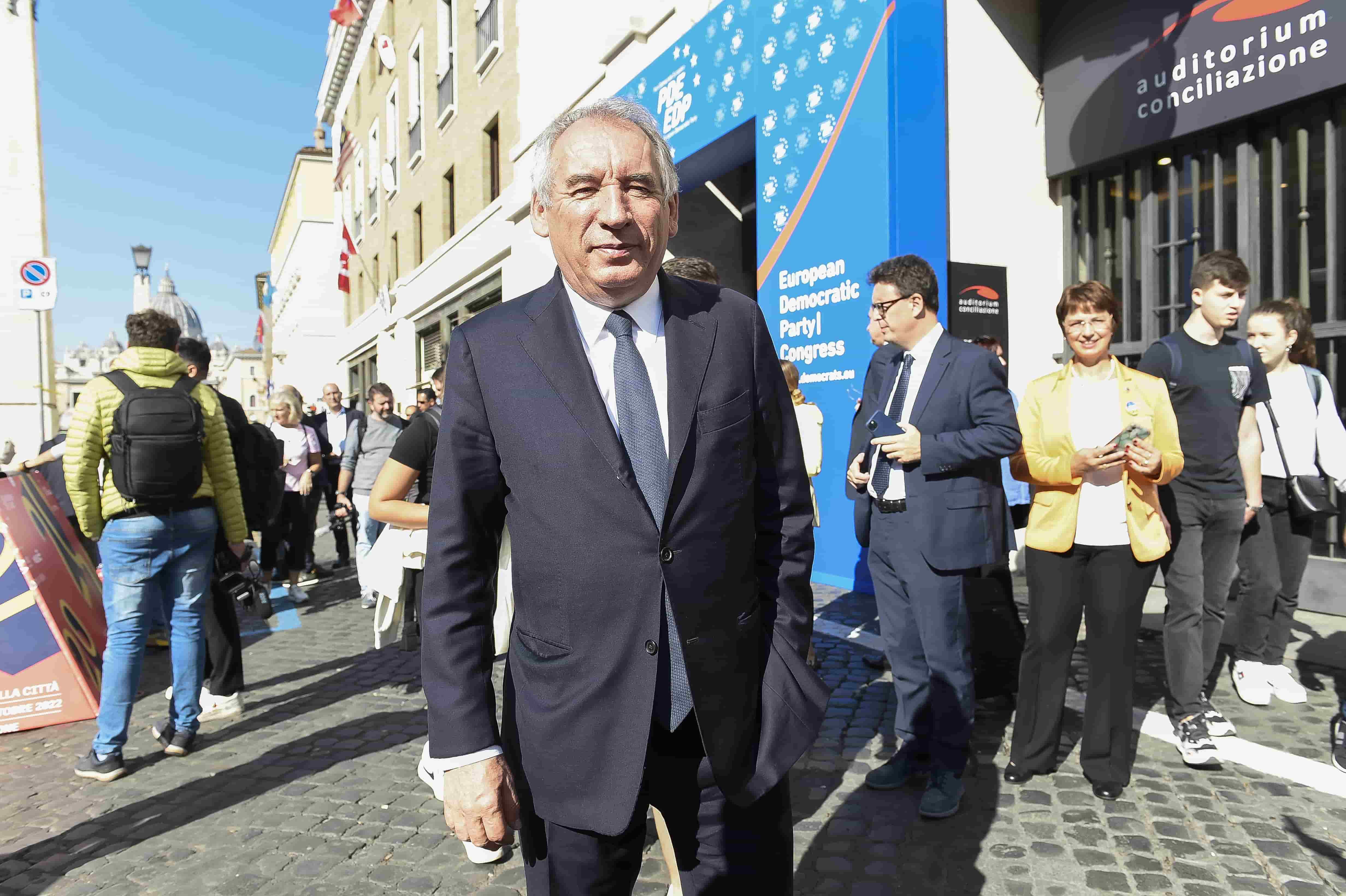 Francia: per Bayrou, sul voto di fiducia si gioca il destino del Paese