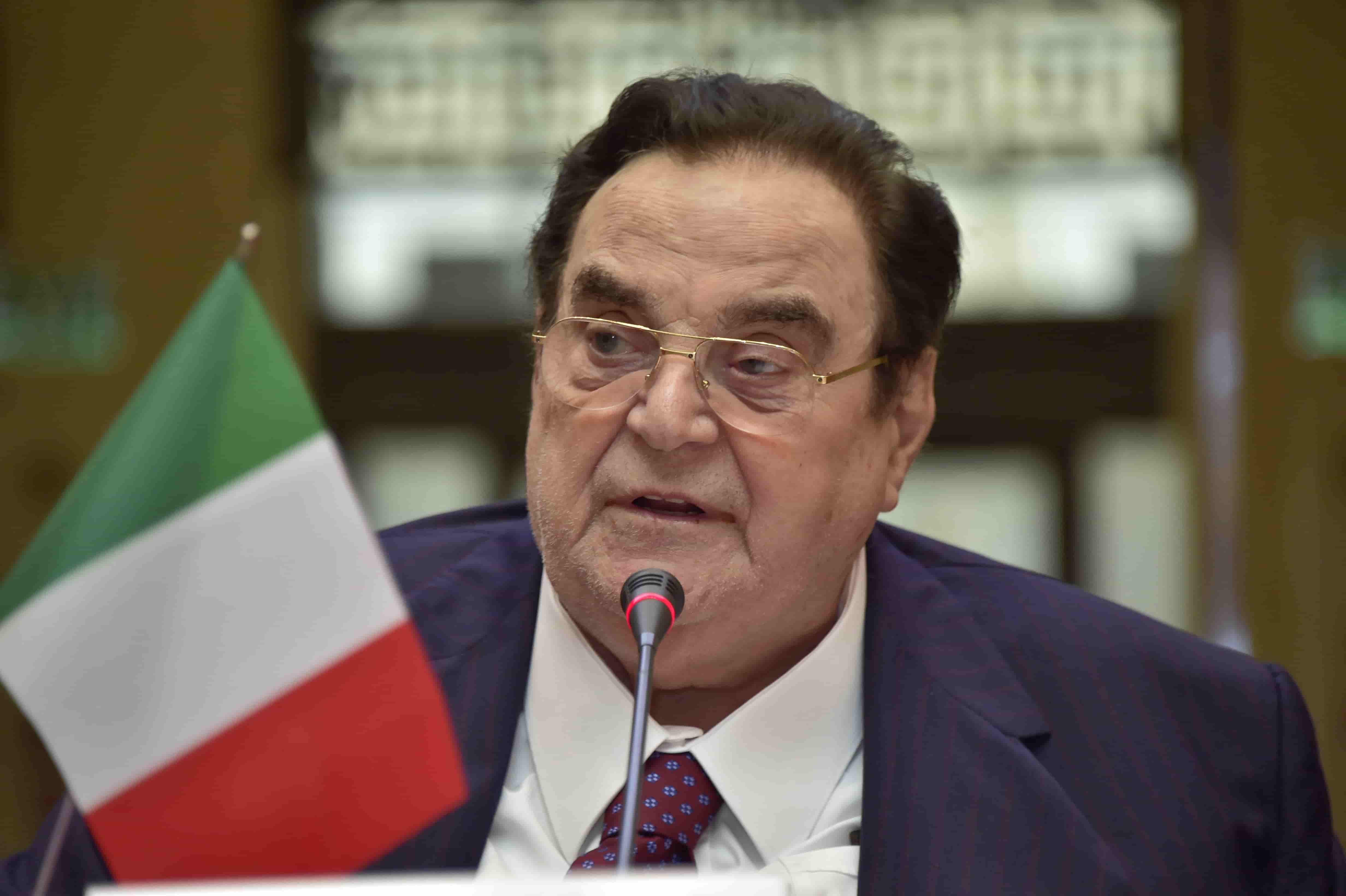 Gli alleati con le mani legate: i dazi di Trump colpiscono le industrie britanniche