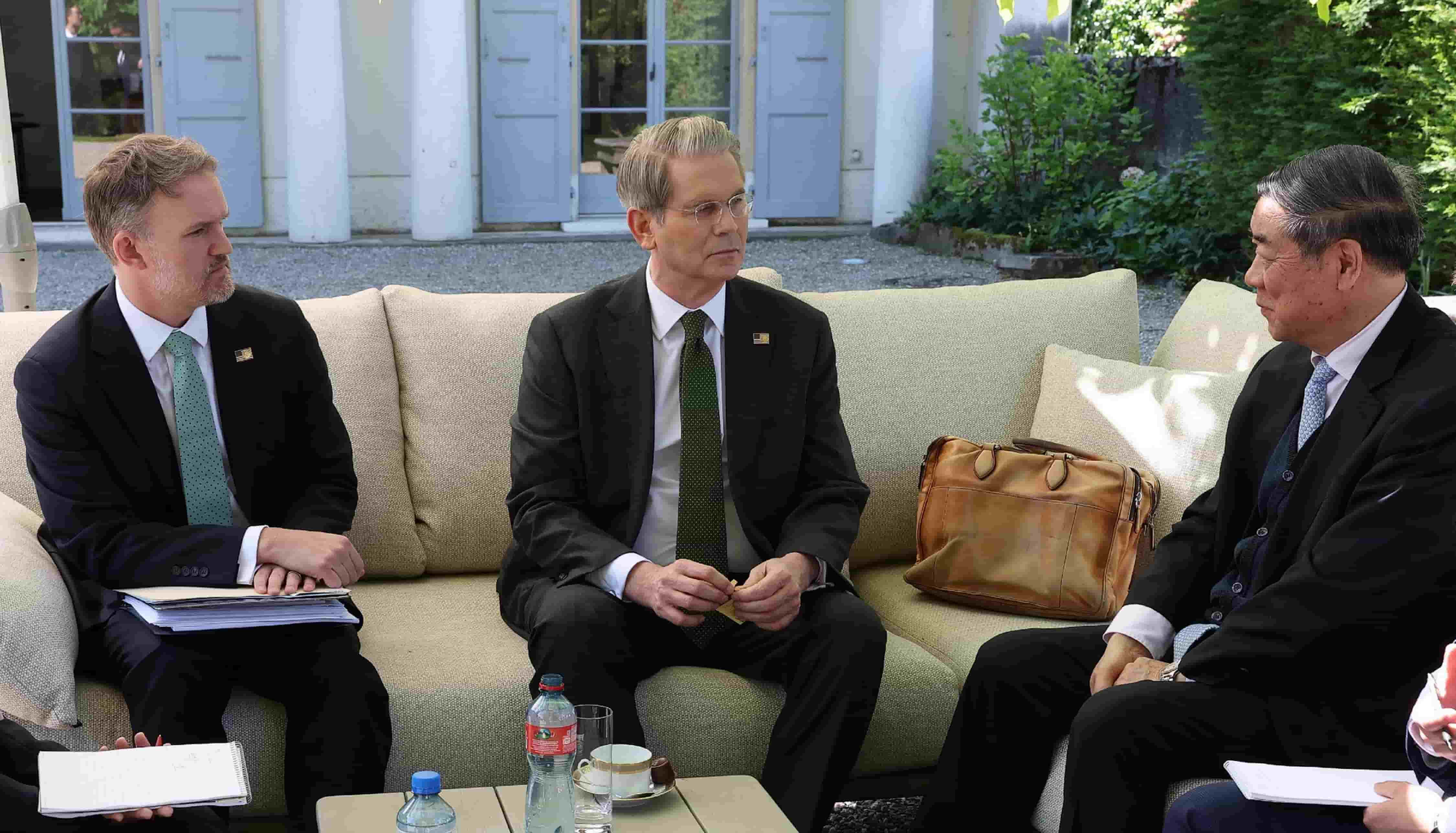 USA-Cina, accordo su terre rare e soia alleggerisce le tensioni