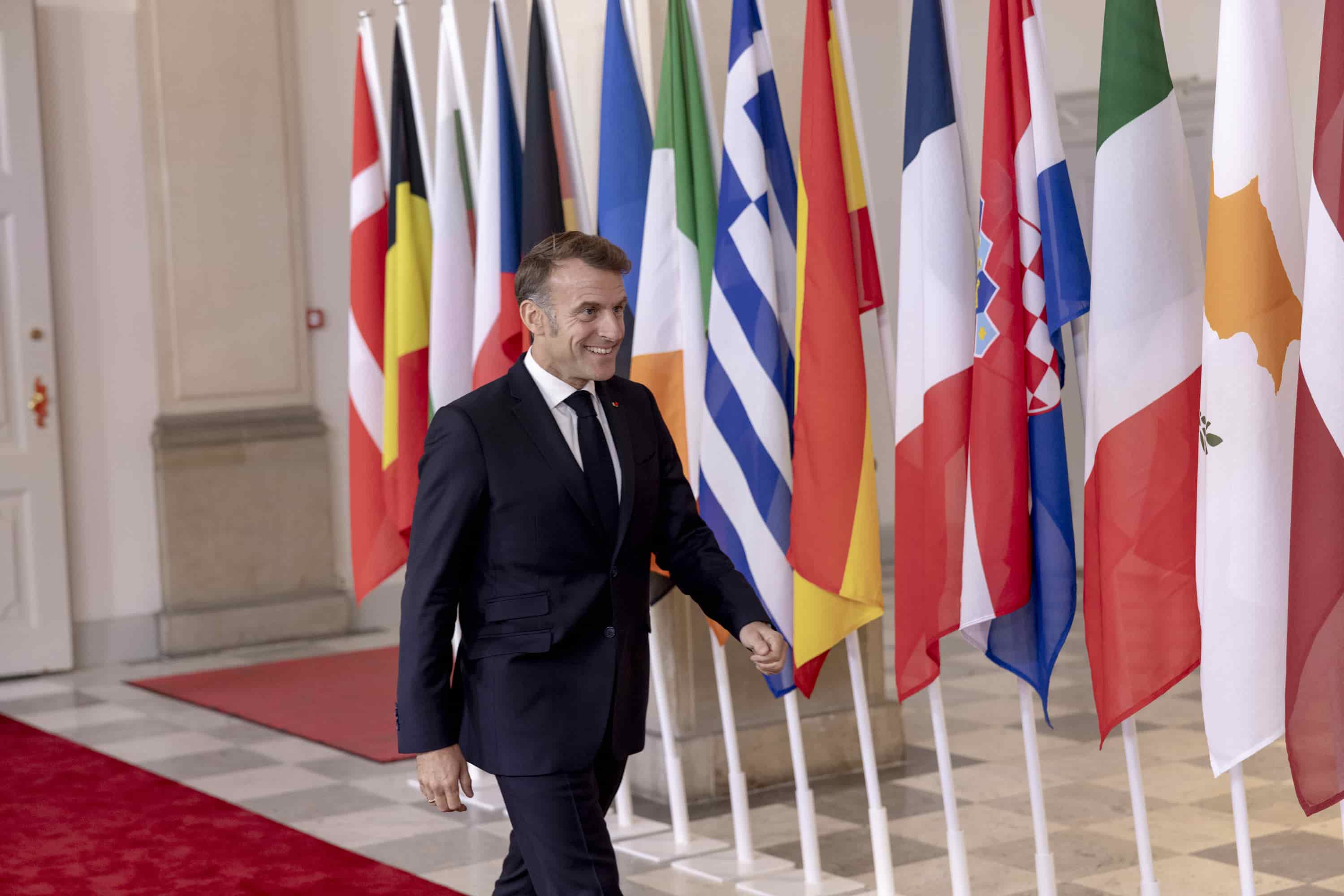 La Francia perde credibilità: S&P declassa il rating del suo credito