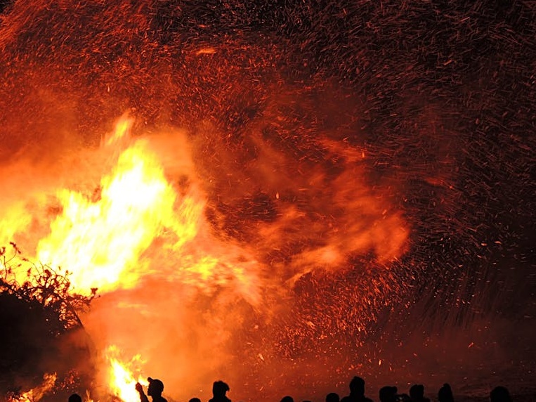 Los Angeles: non si fermano i roghi, i morti salgono a 24, dichiarata l'emergenza sanitaria