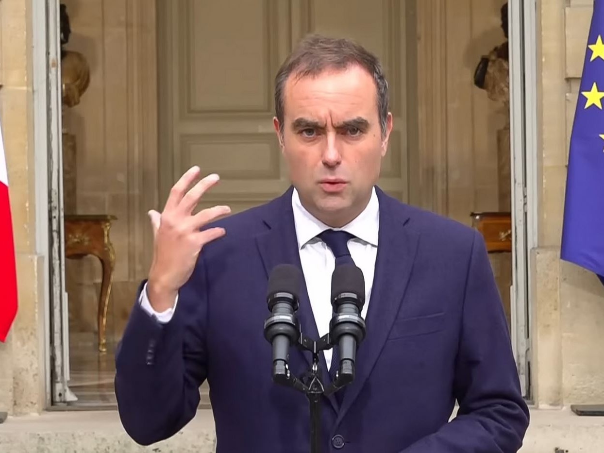 Francia: Lecornu, a caccia dei voti socialisti, cancella la riforma delle pensioni voluta da Macron