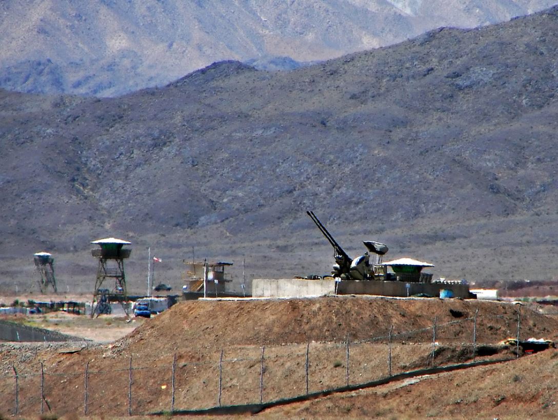 Israele attacca l'Iran: in fiamme il principale sito nucleare iraniano a Natanz