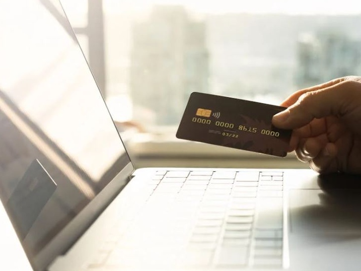 Pagamenti internazionali, l’Europa a due velocità, l’Est commercia, l’Ovest incassa più in fretta