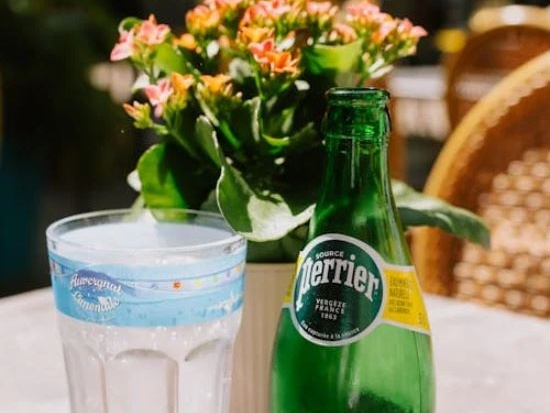 Francia: la Perrier rischia di perdere le bollicine, peggiora la salute delle sue fonti