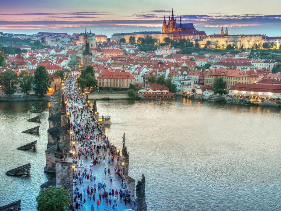 Elezioni: Repubblica Ceca al bivio, restare europea o avvicinarsi a Mosca?