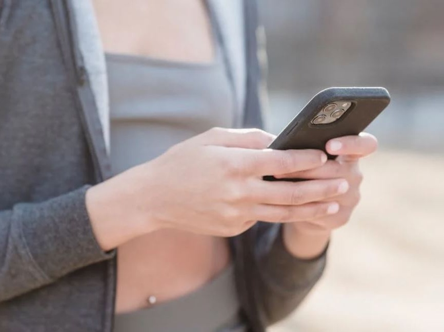 Social: sul divieto ai minori di 16 anni il governo australiano minaccia multe milionarie alle società