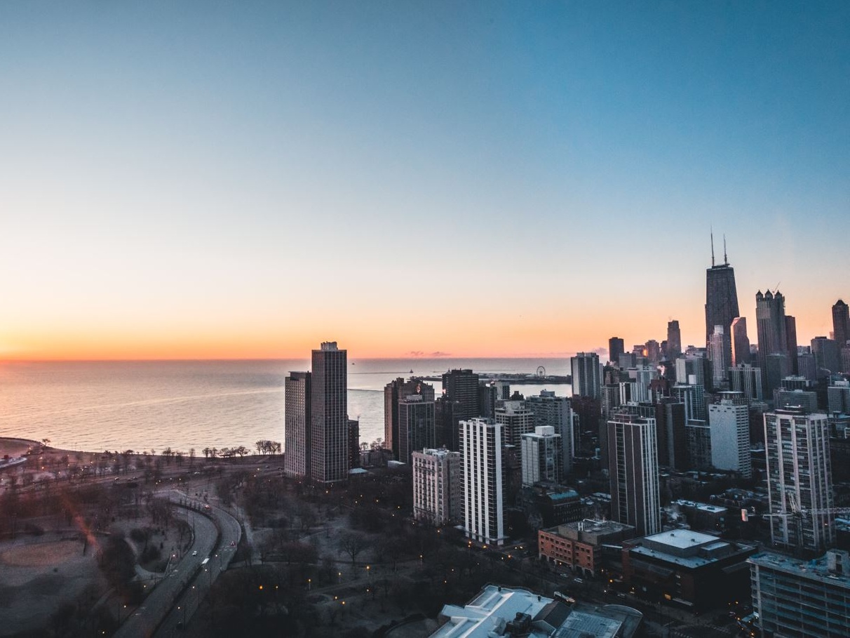 Usa, brutte notizie per Trump: l'economia in calo per la prima volta in tre anni