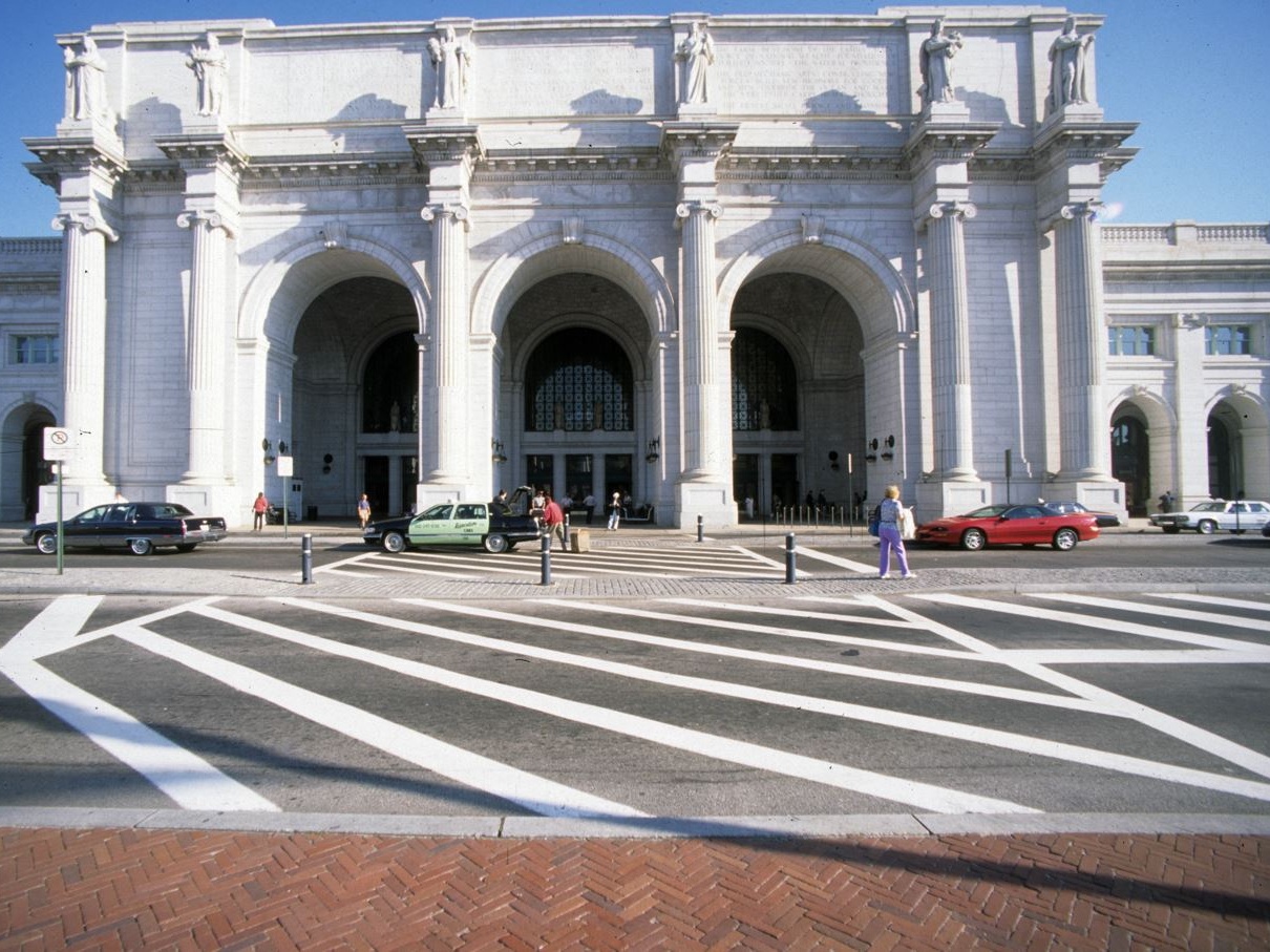 Si stringe il cappio di Trump su Washington: l'Amministrazione prende il controllo dell'Union Station