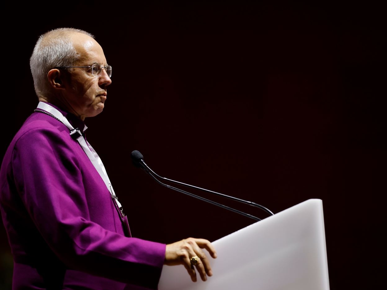 Si dimette l'arcivescovo di Canterbury, ha coperto centinaia di casi di abusi sessuali