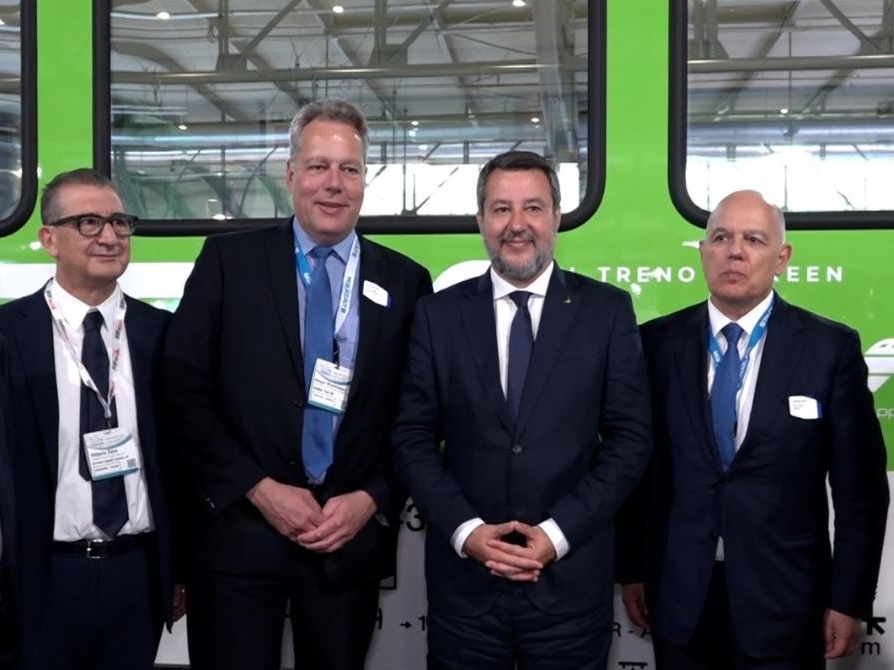 Il primo treno a batteria d’Italia debutta a Expoferroviaria 2025